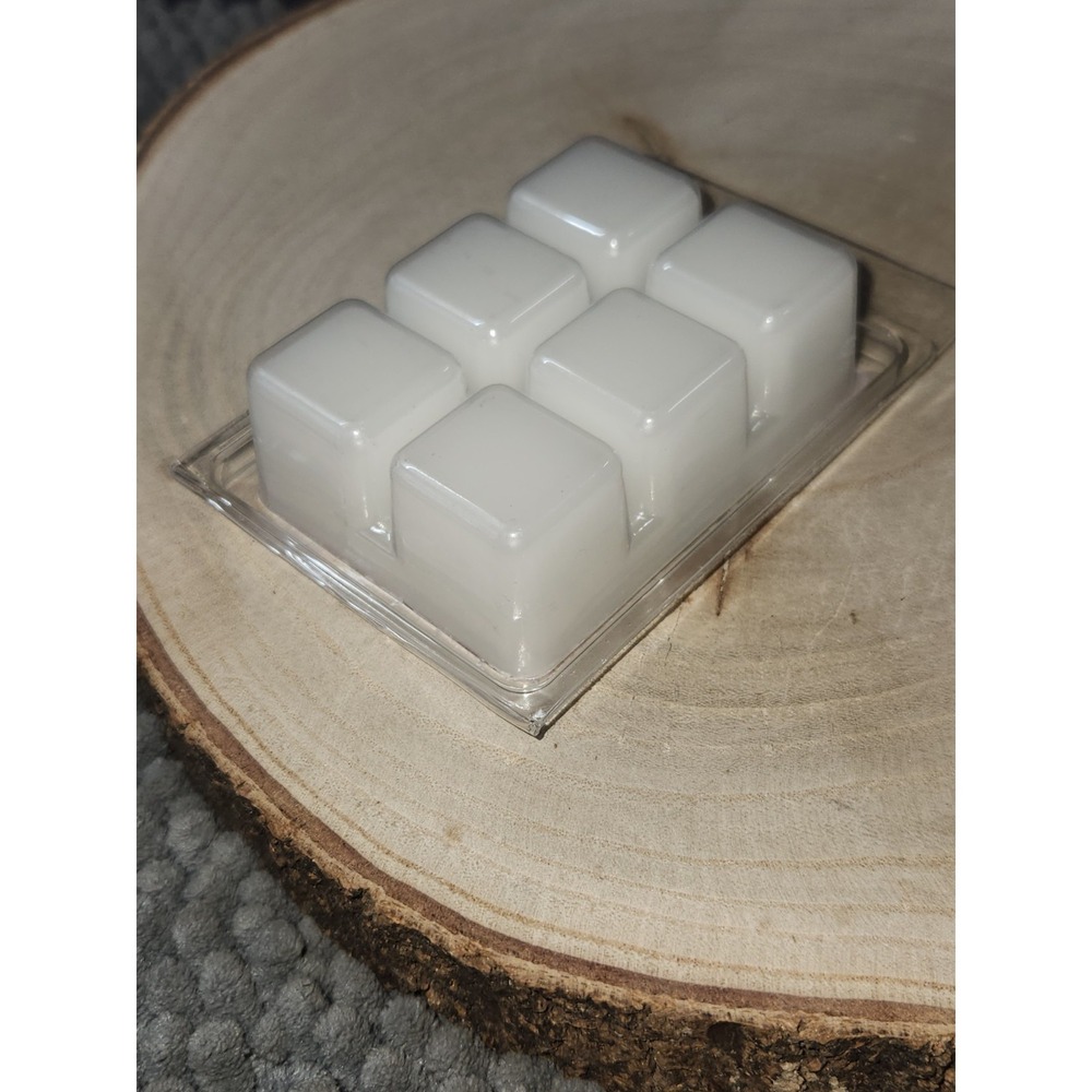 Better Homes and Gardens PEPPERMINT CANDY Scented Wax Cubes 2.5Oz~NEW ~RARE - Picture 3 of 3